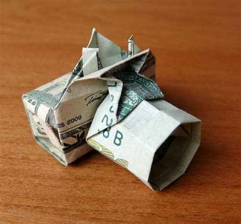 25 Exceptional Dollar Bill Origami Examples