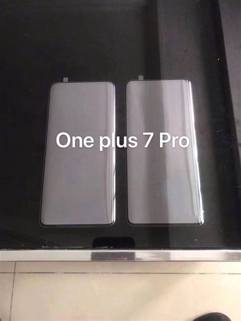 Shaky OnePlus 7 Pro Screen Protector Shows An Odd Protrusion