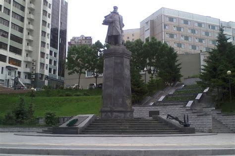 Memorial Admiral Stepan Makarov - Vladivostok - TracesOfWar.com