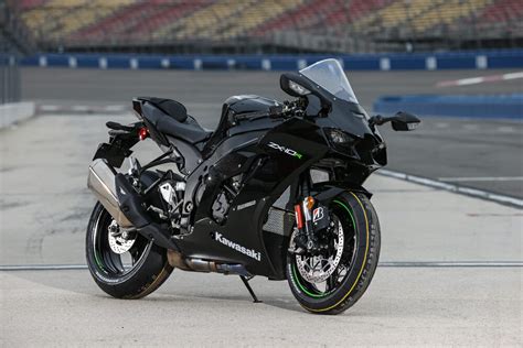 2021 Kawasaki Ninja ZX-10R Review - Cycle News