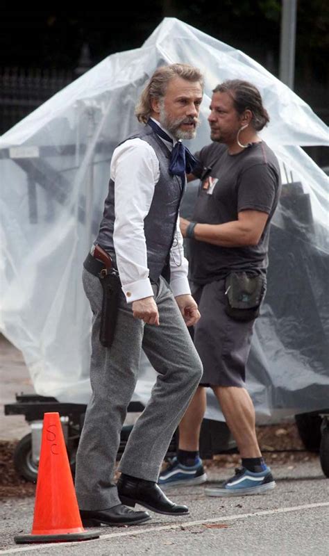 First Look at Christoph Waltz in Quentin Tarantino’s Django Unchained - HeyUGuys