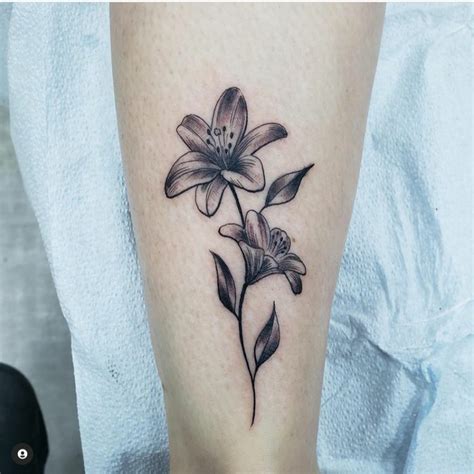 20+ Gorgeous Lily Flower Tattoos For Women - The XO Factor