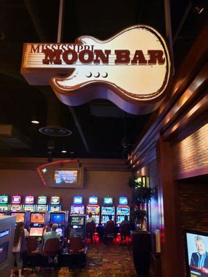 MISSISSIPPI MOON BAR - 11 Photos - 301 Bell St, Dubuque, Iowa - Bars ...