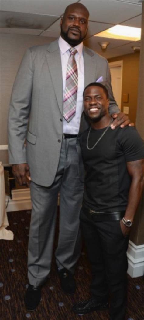 Shaq holding Kevin Hart : r/ShaqHoldingThings