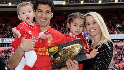 Liverpool star Luis Suarez 'enrols daughter in Merseyside school in ...