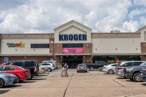 Kroger and Albertsons plan merger to combine 2 largest supermarket chains : NPR