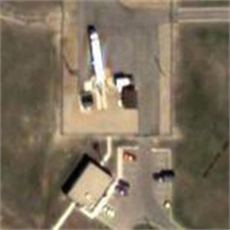 Training with a Minuteman III missile transporter / erector in Minot, ND - Virtual Globetrotting