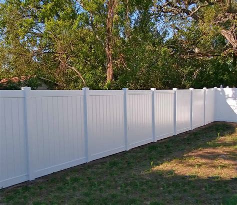 Vinyl Fence Lakeland Featured Installation - Superior Fence