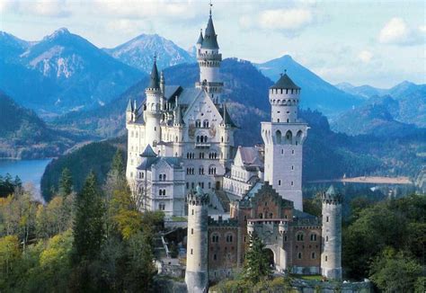 Neuschwanstein Castle – Tourist Attraction in Germany | Tourist Destinations