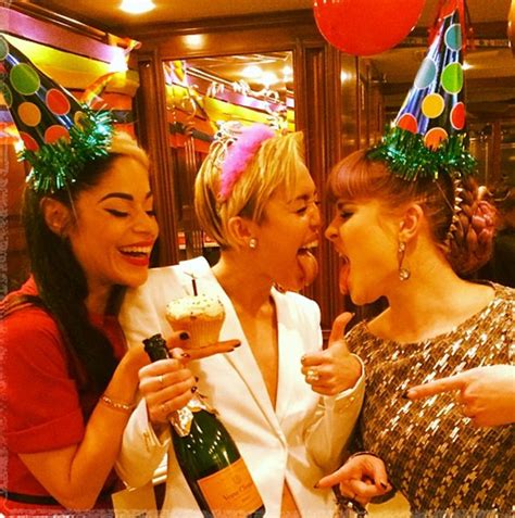 [PICS] Miley Cyrus’ 21st Birthday Party — Celebrates With One Direction ...