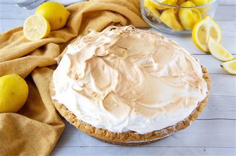 BEST Classic Lemon Meringue Pie - Tips & Tricks for Making an Easy Pie