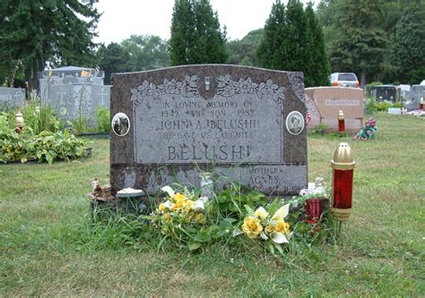 john belushi gravesite cenotaph