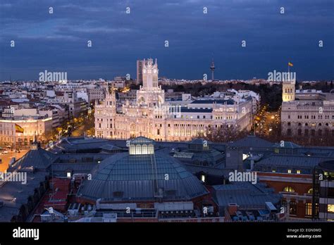 Madrid City Hall night view sight major sightsee Stock Photo - Alamy