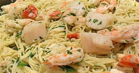 Poached shrimp and scallop pasta in beurre blanc Recipe by Chef Bryce - Cookpad