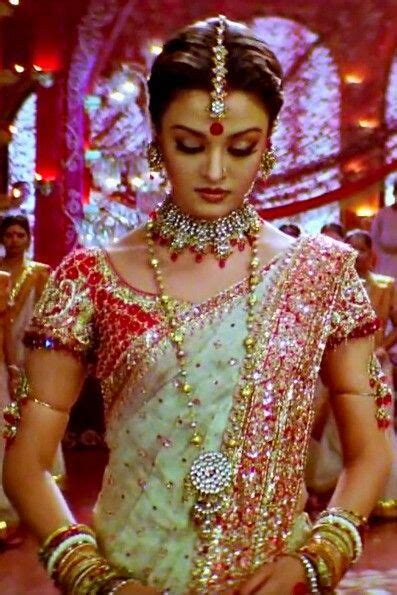 Aishwarya Rai in Devdas | Aishwarya rai wedding pictures, Indian ...