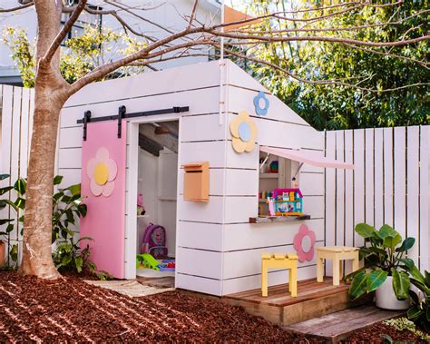 Building A Peppa Pig Inspired Clubhouse! | Collective Gen