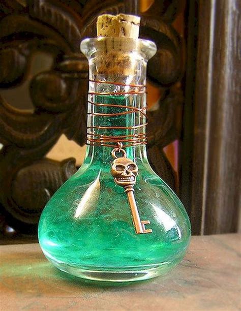 23 DIY Potion Bottles Are Perfect Spooky Halloween Decor | Classy ...