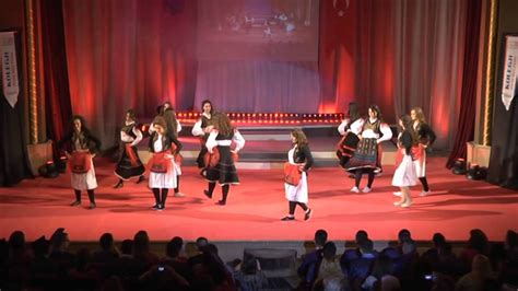 Valle Kosovare Ceremonia e Diplomimit të Maturës 2014 HRP - YouTube