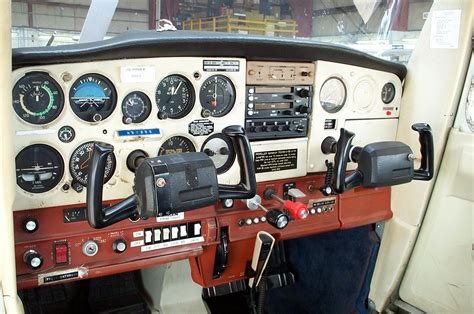 cessna 152 cockpit - Google Search | Aviones, Aviacion, Cabinas