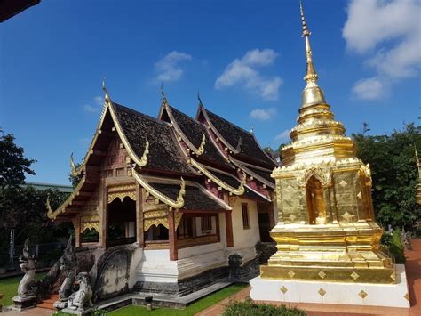 Wat Phra Singh, the home of Phra Buddha Sihing - Chiang Mai à La Carte