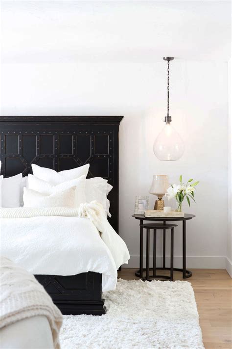 What Color Goes With Black And White Bedroom | Americanwarmoms.org