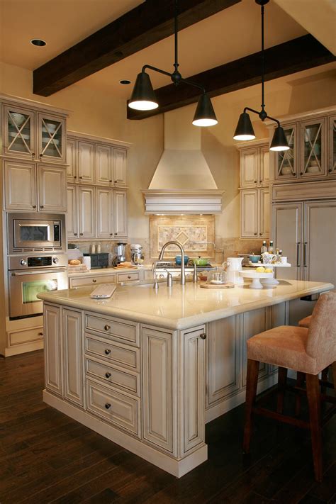 French Country Kitchen Island With Seating / French Country Kitchen Island Ideas Home Decor ...