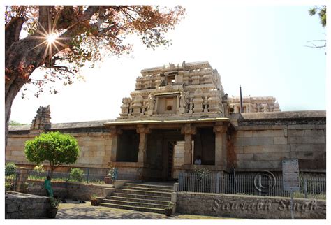 INTERESTING INFO: LEPAKSHI TEMPLE ARCHITECTURE