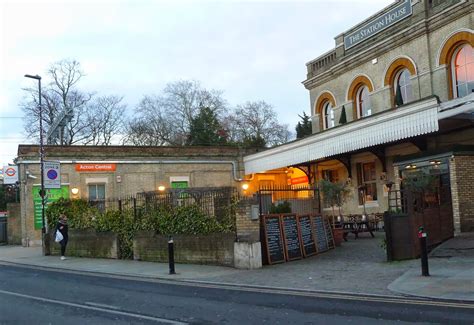 London Underground Towns: Acton Central