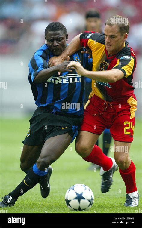 OBAFEMI MARTINS FRANK DE BOER GALATASARAY V INTER MILAN AMSTERDAM ARENA AMSTERDAM HOLLAND 01 ...