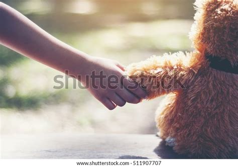 Little Girl Hands Holding Teddy Bear Stock Photo 511907707 | Shutterstock