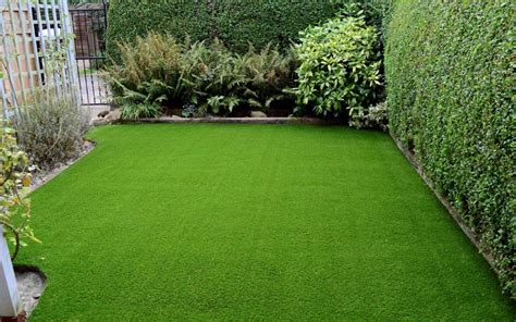 Artificial Vs. Natural Grass: Factors to Consider | Zameen Blog