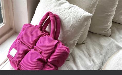 Pink puff bag can anyone help me find what bag this is? : r/findfashion