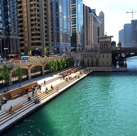 A Complete Guide to the Chicago Riverwalk