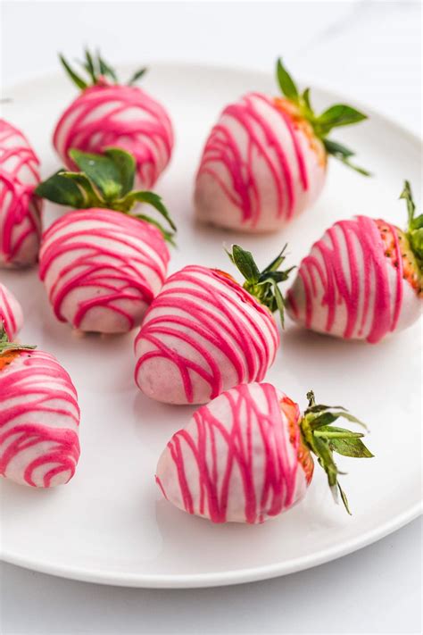 Easy Chocolate Covered Strawberries Recipe | Little Sunny Kitchen