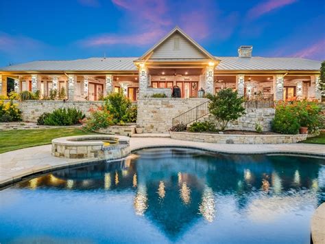 Lake Travis Waterfront Homes For Sale | The Lakefront Group