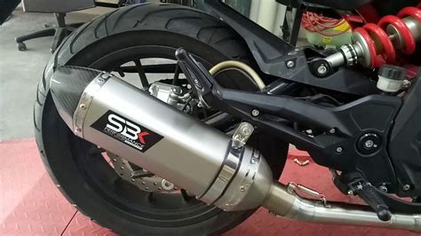 Amazing exhaust sound Benelli TNT300 - YouTube