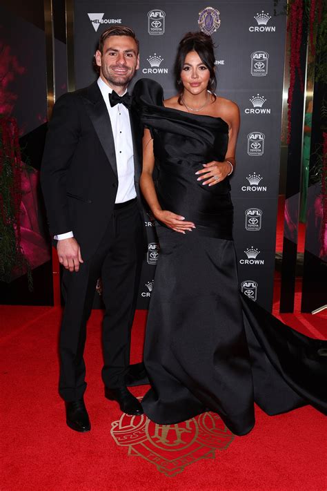 Brownlow 2023 Red Carpet: The Best Dressed Celebrities & Fashion ...