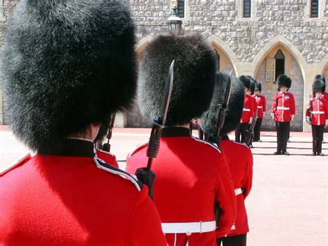 Changing of the guard Buckingham Palace | London Tour