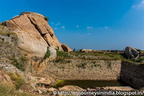 My Journeys In India: Madhugiri Fort or Madhugiri Betta