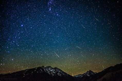 10 Tips for Photographing Meteor Showers | PetaPixel