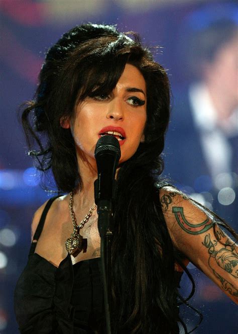 Amy Winehouse's Beehive & Eyeliner Were As Big And Beautiful As Her ...