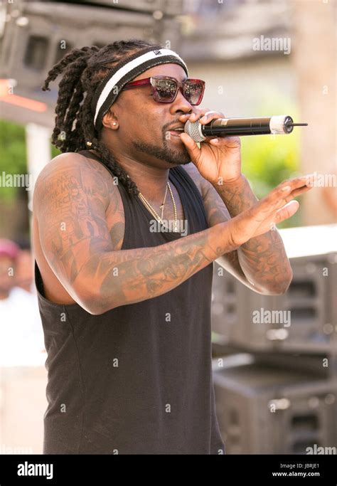 Wale rapper hi-res stock photography and images - Alamy