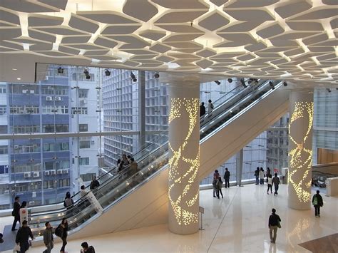 File:HK TST ISQUARE 國際廣場 mall interior ceiling 03.JPG - Wikimedia Commons