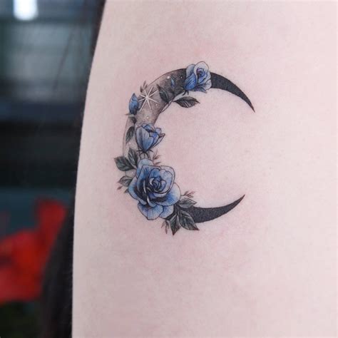 Tattooist_Greem🎨 on Instagram: “🎨 Blue roses on the moon 초승달 위 푸른장미🌙 ...