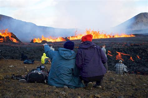 Iceland Volcano Eruption: Airlines Rush to Lure Tourists to See Lava ...