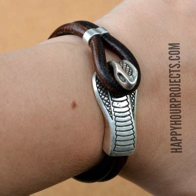 King Cobra Bracelet | AllFreeJewelryMaking.com