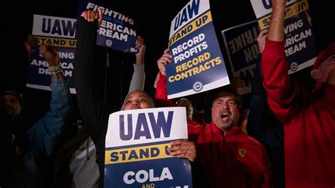 UAW strikes at GM, Ford, Stellantis plants after no new contract reached | Fox Business