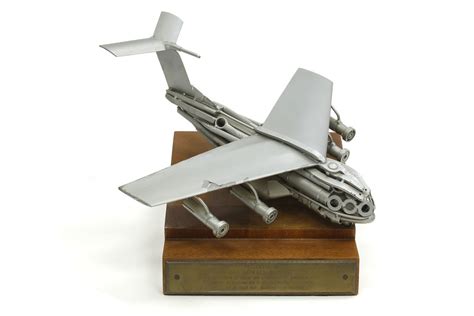 Aircraft Sculpture Memento – Air Mobility Command Museum