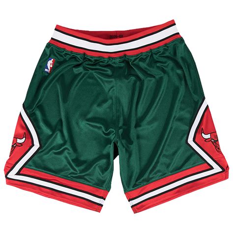 Mitchell & Ness Chicago Bulls Nba Authentic Shorts in Green for Men - Lyst