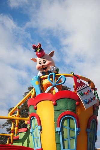 Tokyo Disney Christmas Parade | othree | Flickr